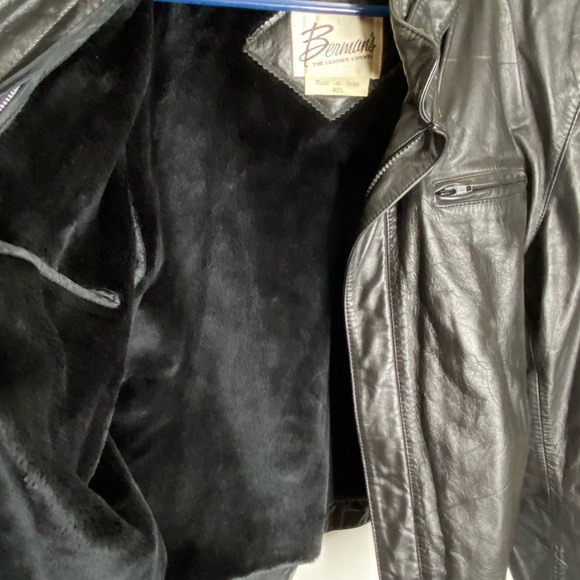 Bermans Black Motorcycle Leather Bomber Jacket With Liner Mens 42L - Picture 5 of 7